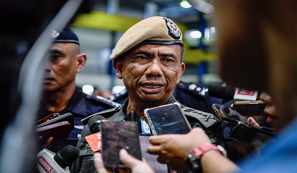 Timbalan Pengarah Jabatan Keselamatan Dalam Negeri dan Ketenteraman Awam (Gerakan/Operasi) Bukit Aman Datuk Fisol Salleh bercakap pada sidang media Taklimat Penugasan PDRM di Tapak Hangar Bandar Malaysia di ibu negara/BERNAMA